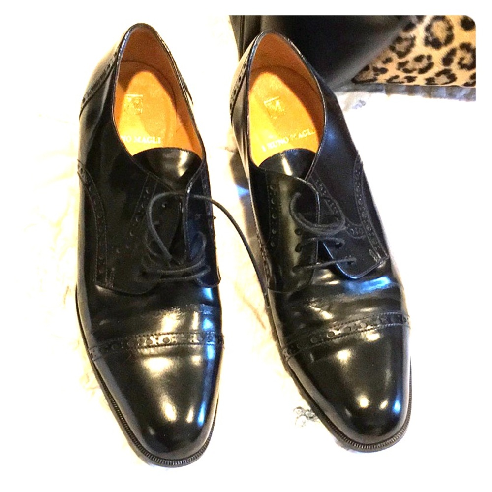 Bruno Magli shoes size8 black leather
